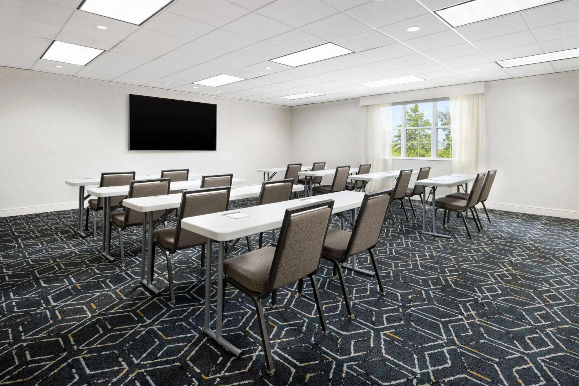 Homewood Suites By Hilton Portsmouth Exteriör bild