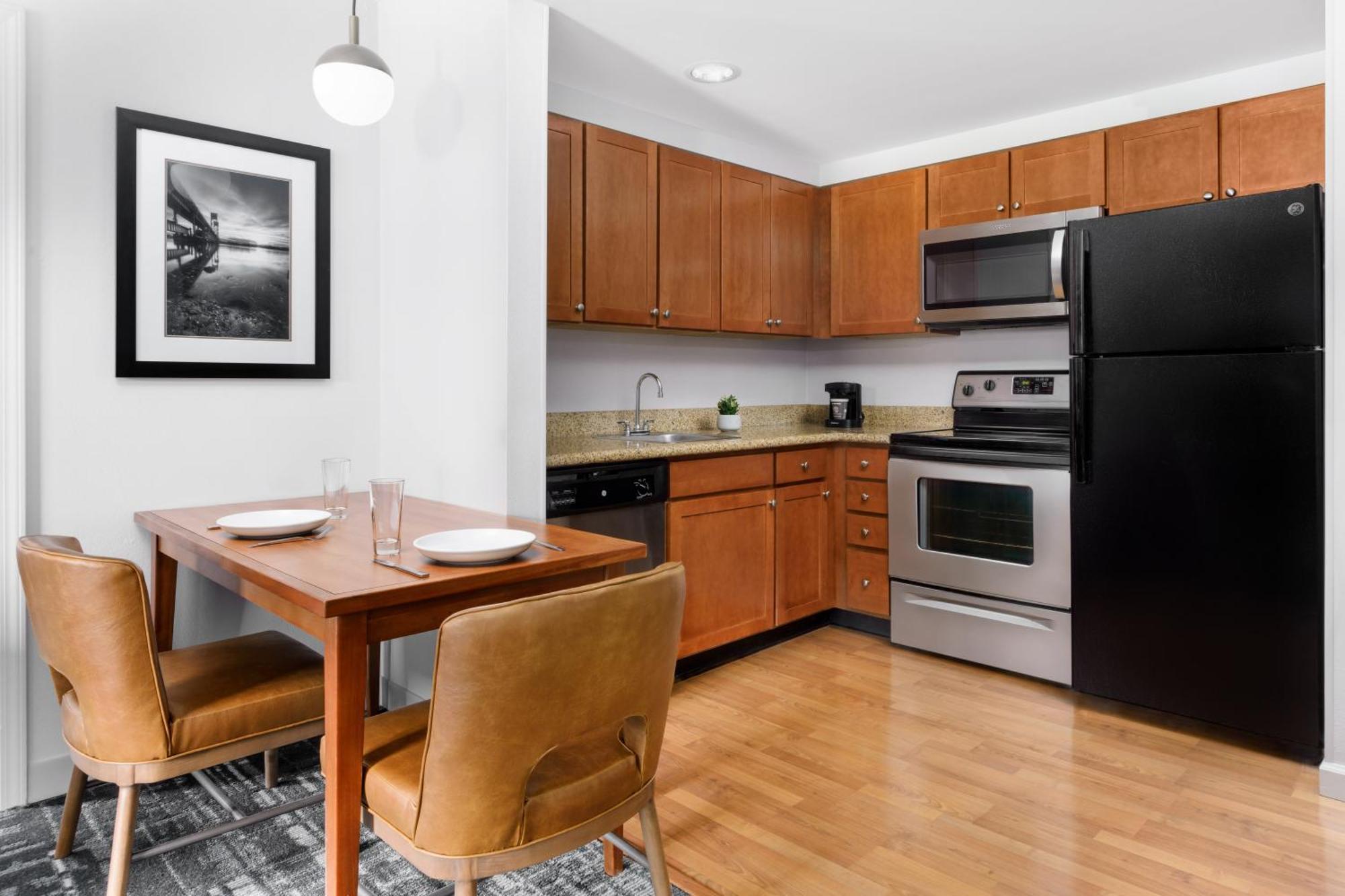 Homewood Suites By Hilton Portsmouth Exteriör bild